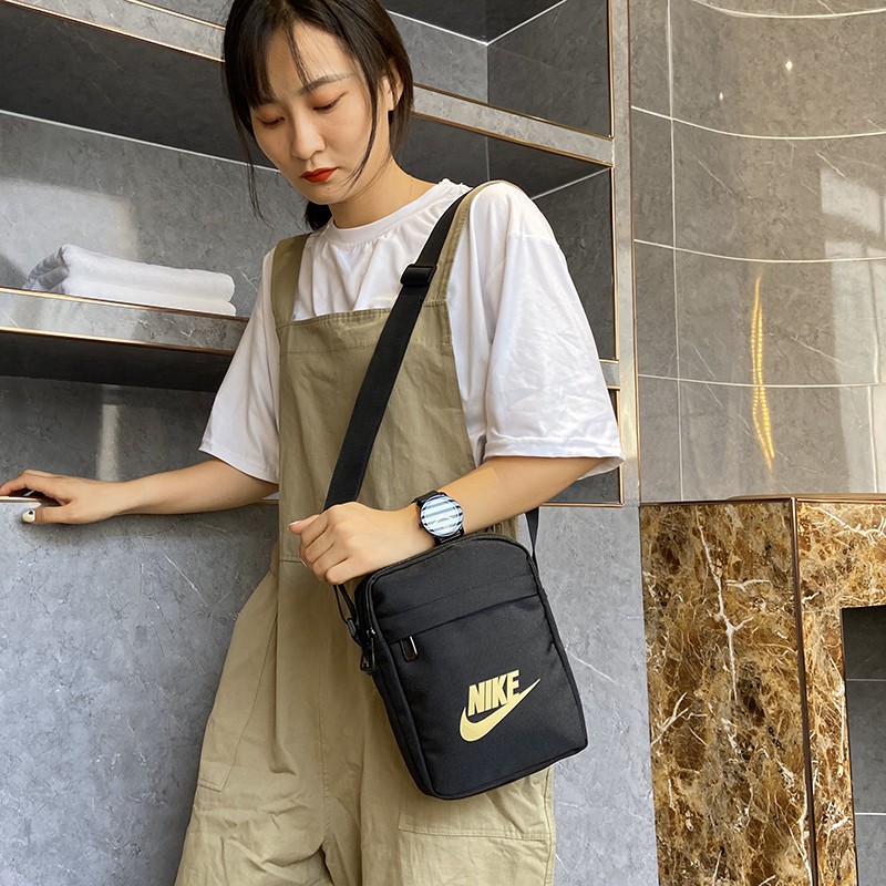 Túi Đeo Chéo Họa Tiết Logo Nike Thời Trang Năng Động