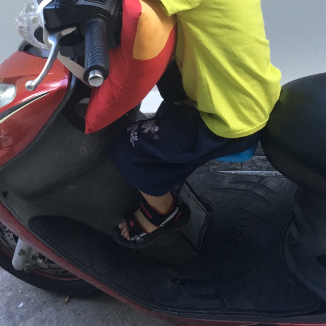 Ghế gắn xe tay ga cho bé SYM