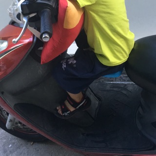 Ghế gắn xe tay ga cho bé SYM