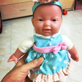 Búp bê nhựa mình bông!