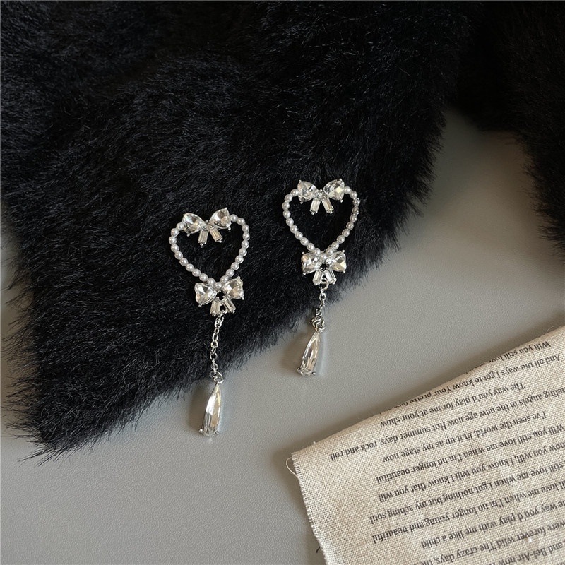 1 Đôi Bông Tai Hình Trái Tim Rỗng Đính Đá Ngọc Trai Nhân Tạo Phong Cách Hàn Quốc Dành Cho Nữ