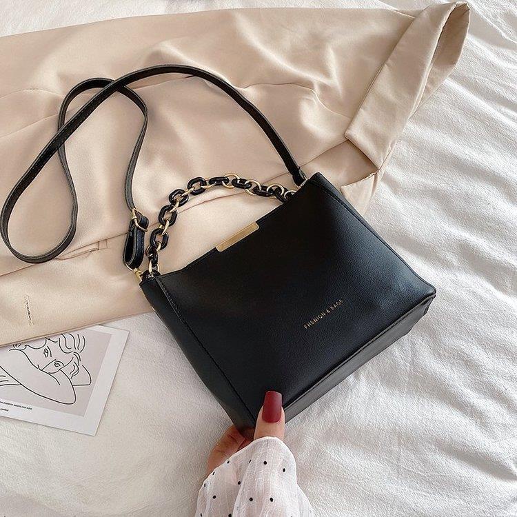 Beautiful crossbody women's bag, large capacity new bucket bag, Korean style all-match shoulder bag, portable crossbody bag