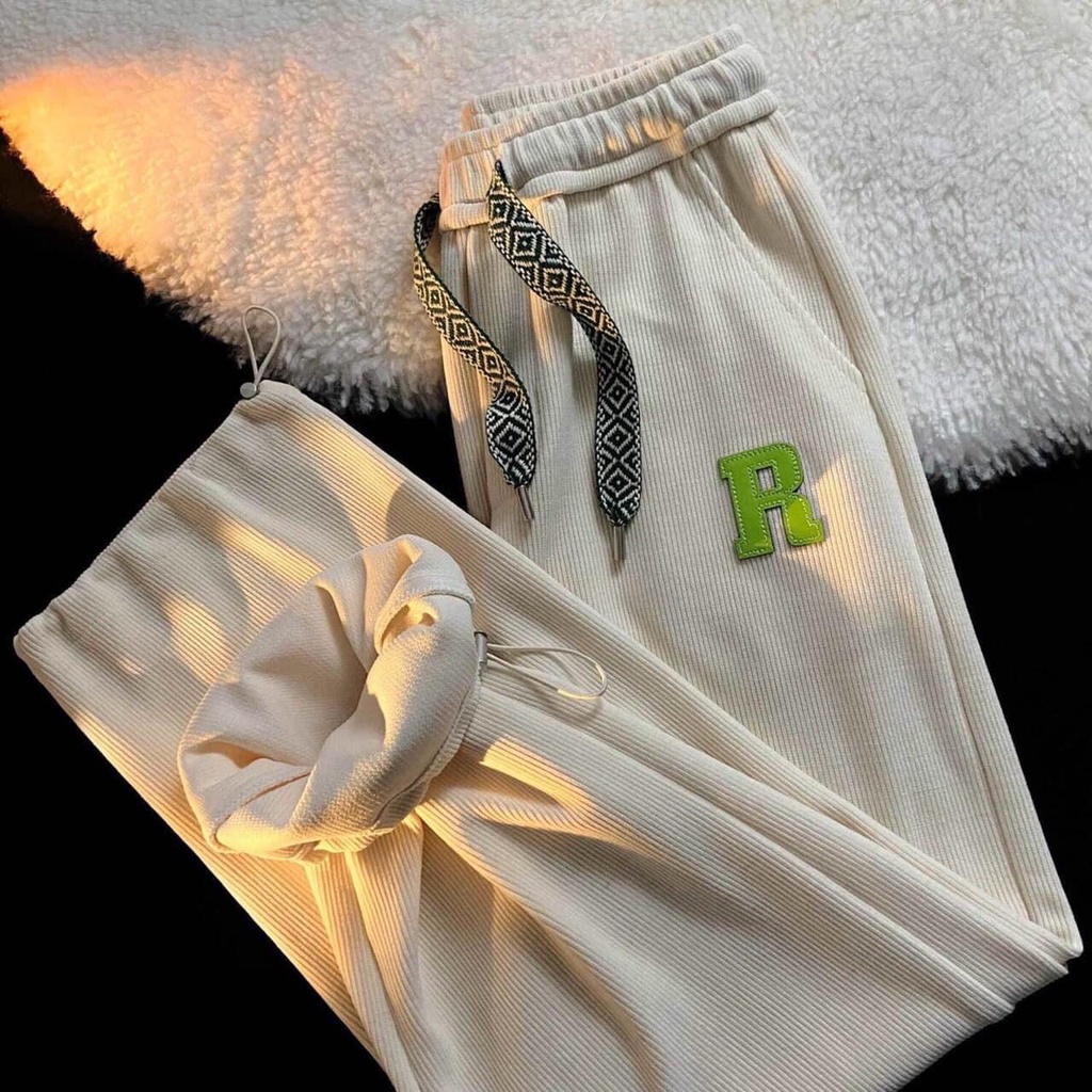 Quần thể thao Logo R bo gấu Unisex Nam Nữ kiểu dáng Hàn Quốc chất thun tăm lạnh dày dặn