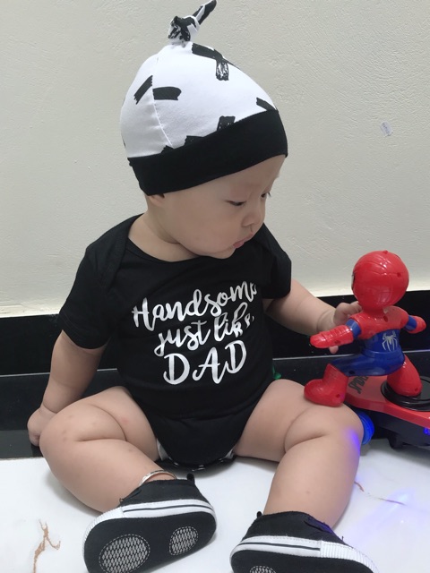 Set body kèm quần và mũ hình chữ thập