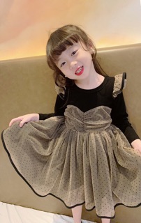 Váy ren chấm cho bé gái