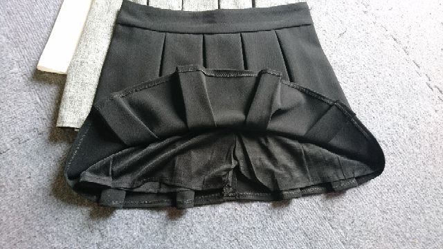 Chân váy xếp ly ngắn có quần đùi bên trong | BigBuy360 - bigbuy360.vn