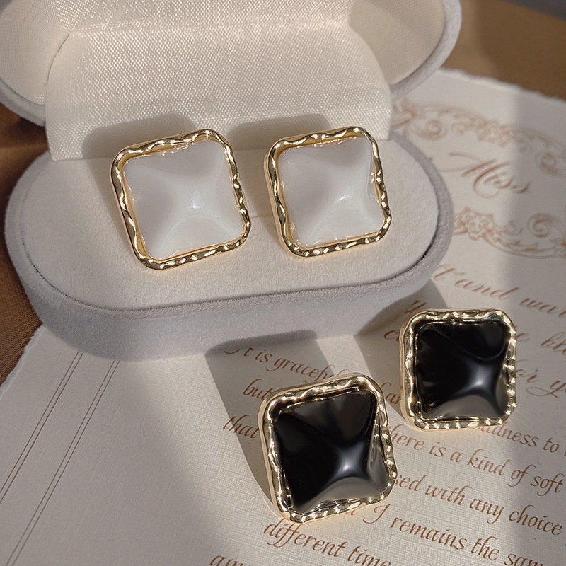 Khuyên Tai Nhựa Resin Kiểu Hình Học Retro Phong Cách Hồng Kông Đơn Giản Cá Tính Cho Nữ