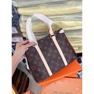 túi xách công sở size 25cm fullbox ạ