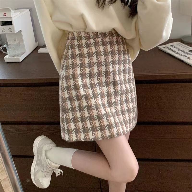 Chân Váy Nỉ Dáng Ngắn Caro Chữ A Màu Nâu Vintage Năm 2021