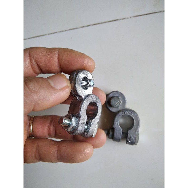 ĐẦU BỌC ẮC QUY 1 BỘ  BẰNG CHÌ