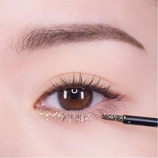 Nhũ mắt INNISFREE TWINKLE GLITTER HOLOGRAM