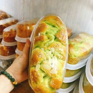 Bánh mì hoa cúc có 3 3 vị để khách lựa chọn