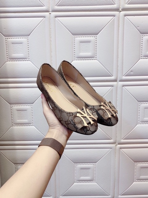 Giày bệt mũi tròn khuy NY đen nâu | BigBuy360 - bigbuy360.vn