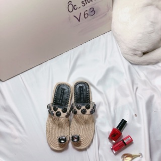 V63: dép cói xỏ ngón