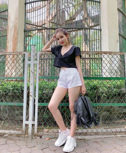 Áo thun cổ tim ,áo cổ tim fom croptop siêu xinh