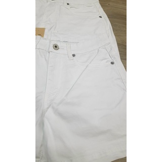 Quần short Levi's trắng nữ