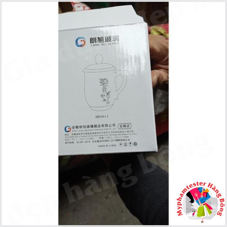 Cốc thủy tinh có quai có nắp đậy