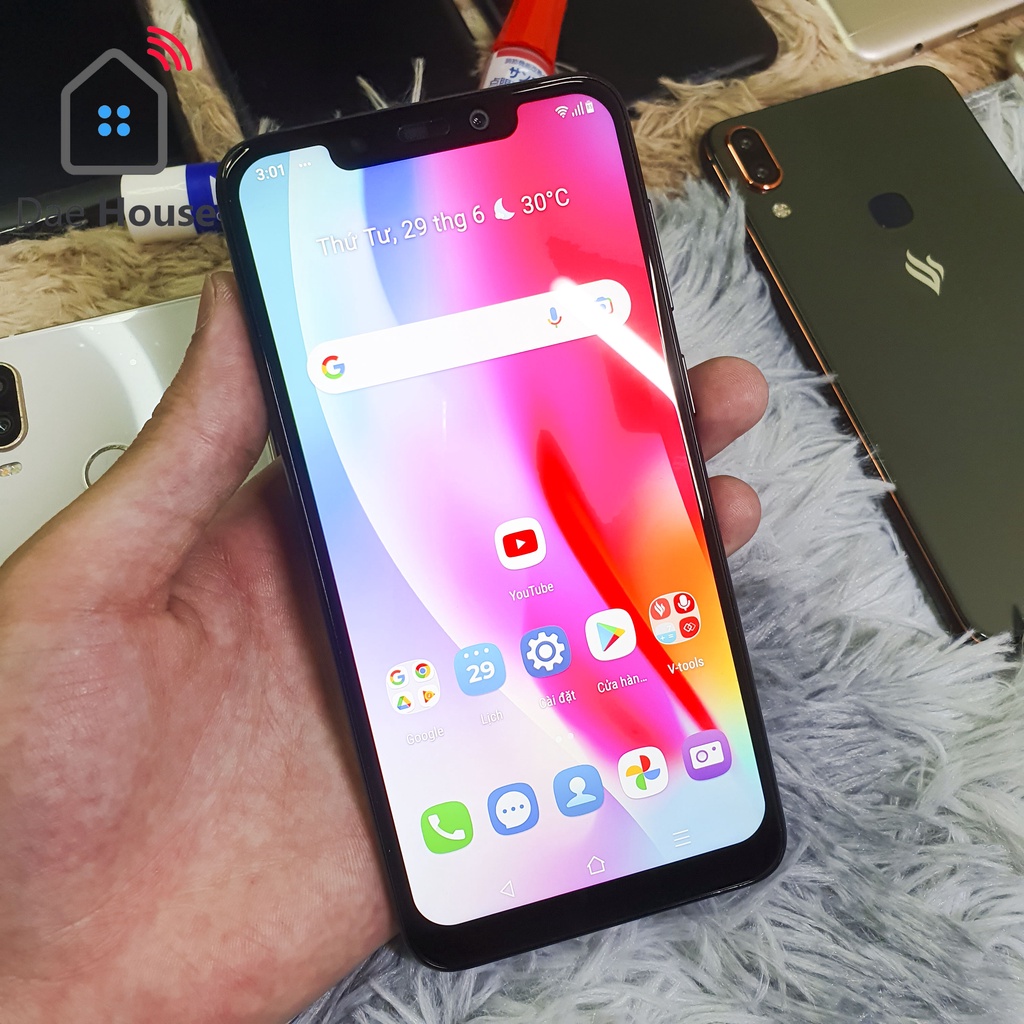 Điện thoại giá rẻ cấu hình cao Vsmart Active 1 plus, ram 6Gb, bộ nhớ 64Gb chiến game PUBG, Liên quân Mobile