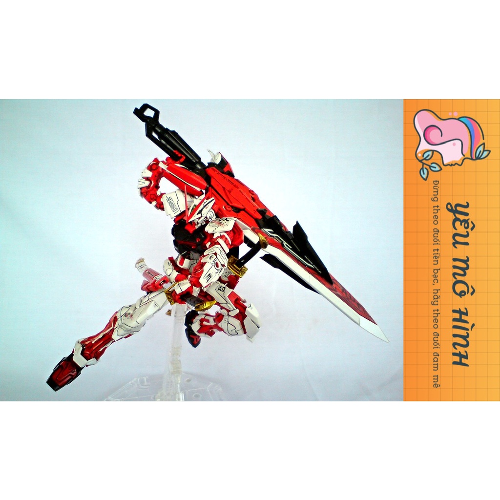 Mô hình Gundam MG Astray Red Frame tặng kèm Base trưng bày và Decal nước
