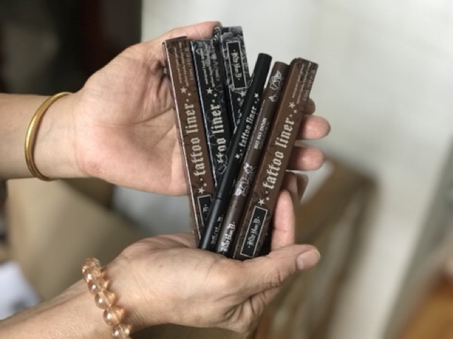 Kẻ mắt nước Kat Von D tatoo liner
