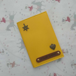 Bao passport in tên của bạn (Màu vàng)