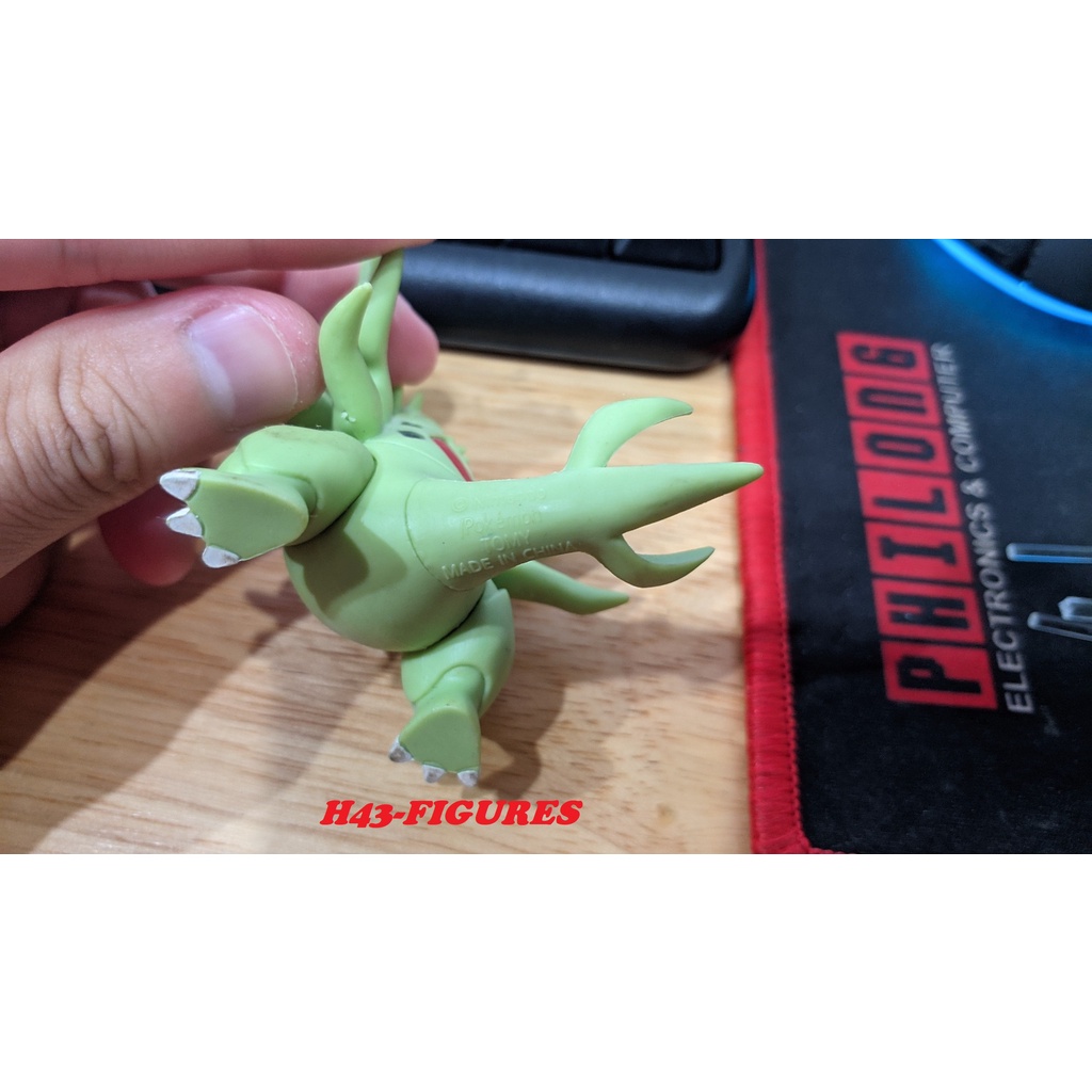 Mô hình pokemon Mega Tyranitar takara tomy