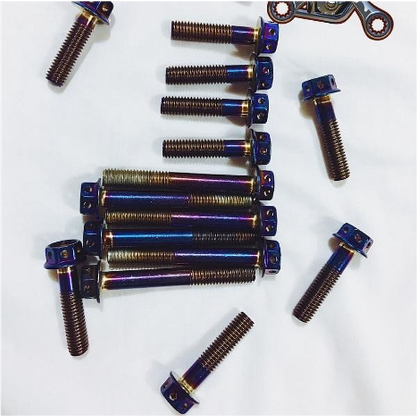 Ốc lốc máy VƯƠNG MIỆNG EXCITER 135 TỪ 2011 đến 2014 ( XI TITAN )