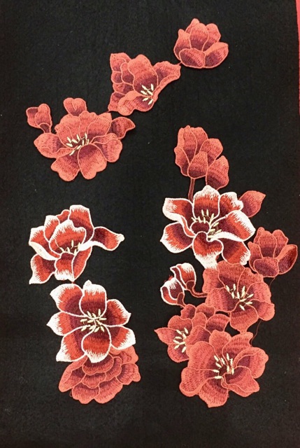 Hoa thêu cao cấp dễ lên áo có 3 màu