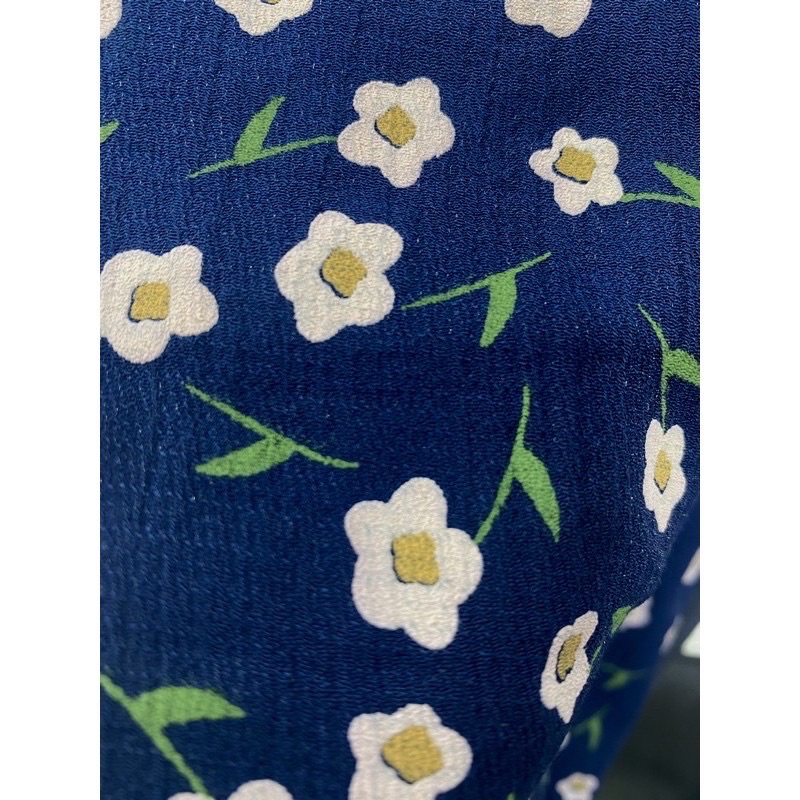 Chân váy dài xẻ tà một bên hoạ tiết hoa nhí Dalla Saigon | BigBuy360 - bigbuy360.vn