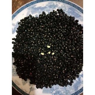 Đậu đen hạt nhỏ xanh lòng