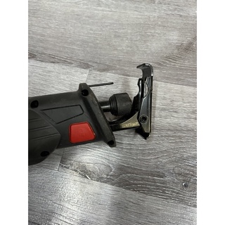 cưa kiếm pin Ozito 18v