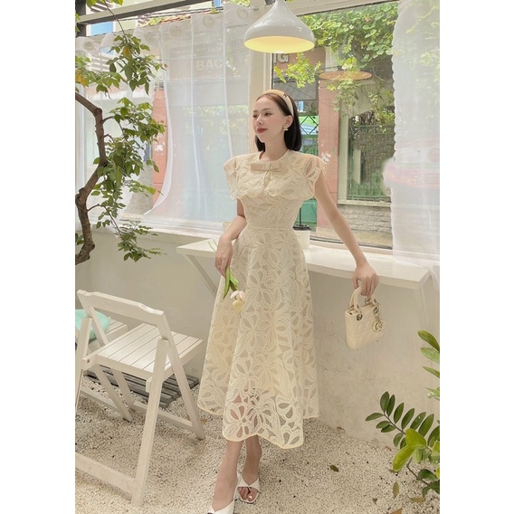 Đầm ren cổ bèo dáng dài nơ cổ xinh xắn