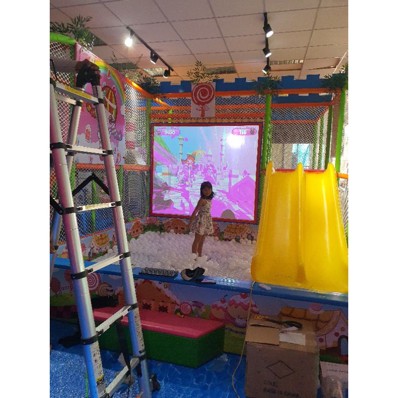 Máy Chiếu Trò Chơi Tương Tác Ném Bóng