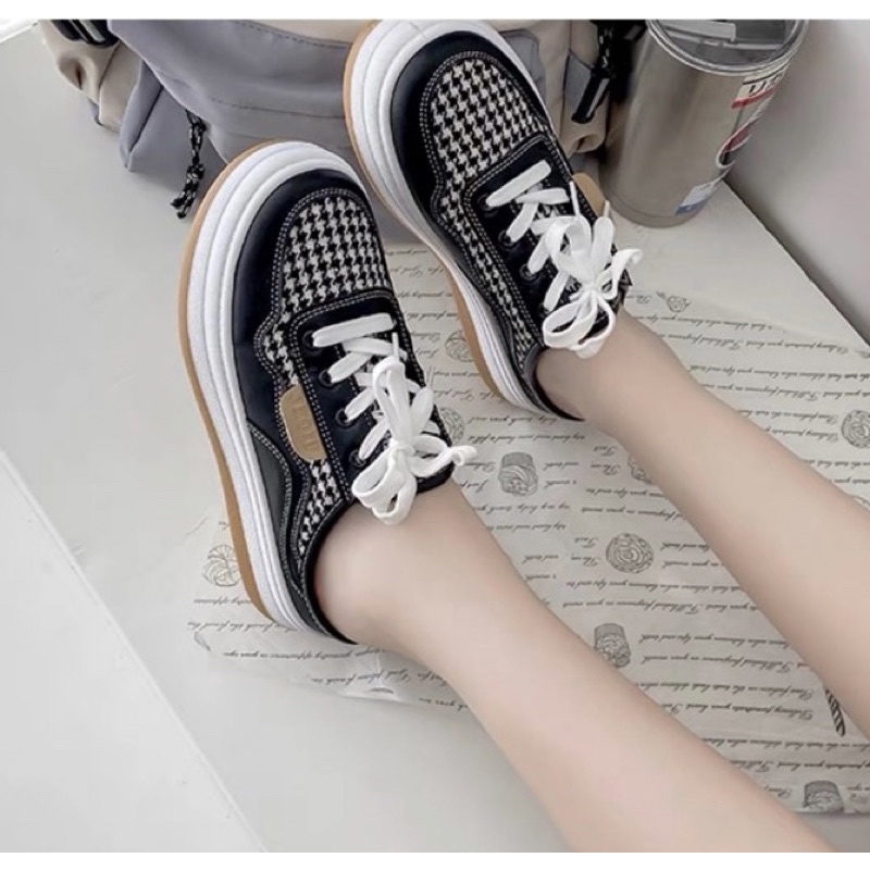 Sục thể thao kẻ caro