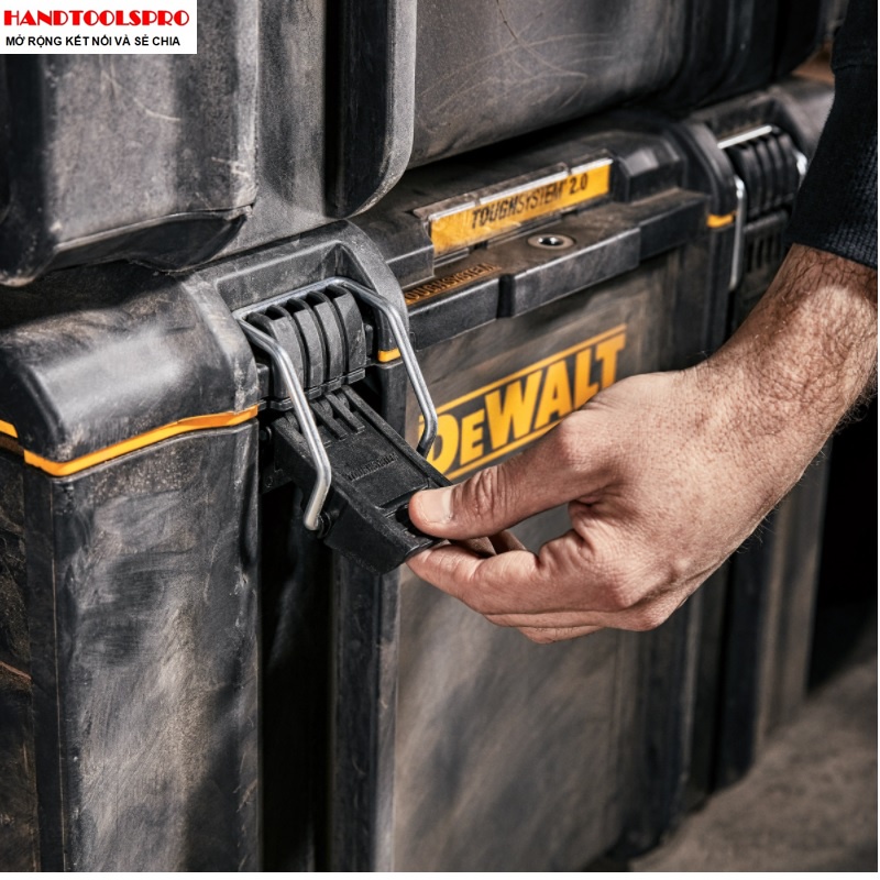 Hộp dụng cụ  554x371x400mm Dewalt DWST83342-1