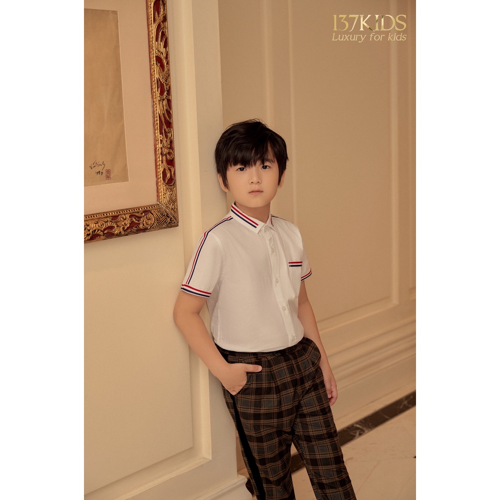 Áo sơ mi trắng cộc tay bé trai 137Kids thiết kế sọc chéo vải cotton thấm hút mồ hôi tốt