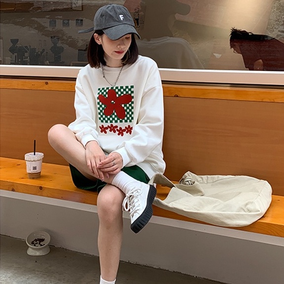 【ZHELIHANGFEI】Áo Thun Nỉ Tay Dài Dáng Rộng In Hoa Phối Họa Tiết Ván Trượt Dễ Phối Đồ