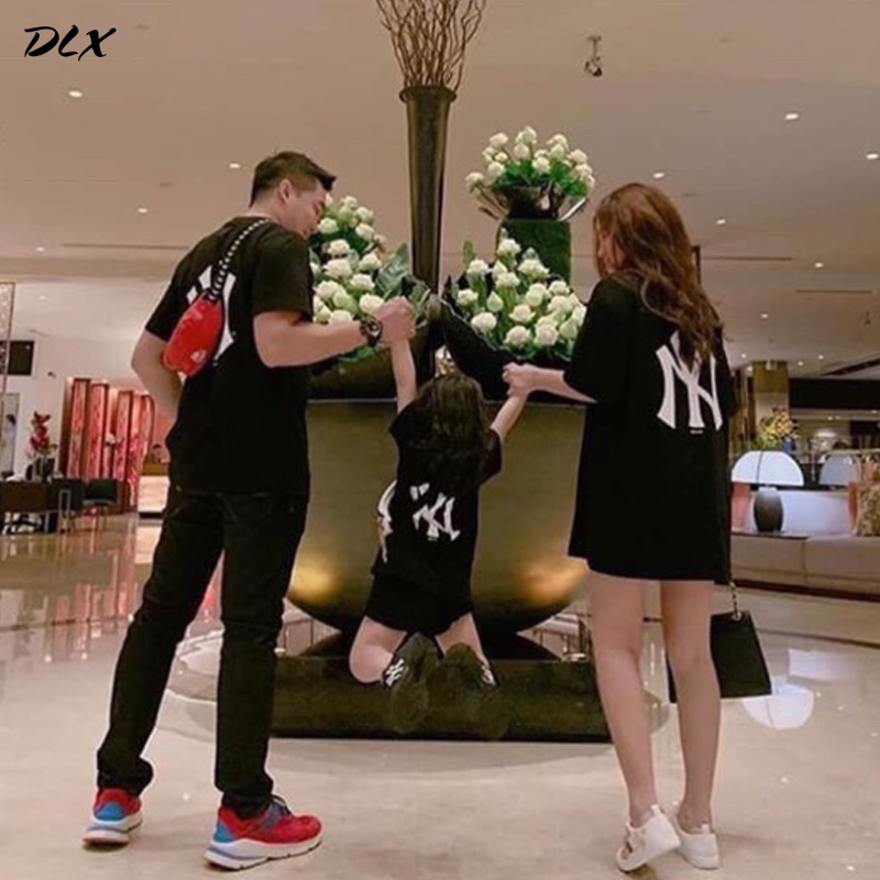 Áo Thun Gia Đình Tay Ngắn Cổ Tròn Màu Đen Trắng In Chữ N Y