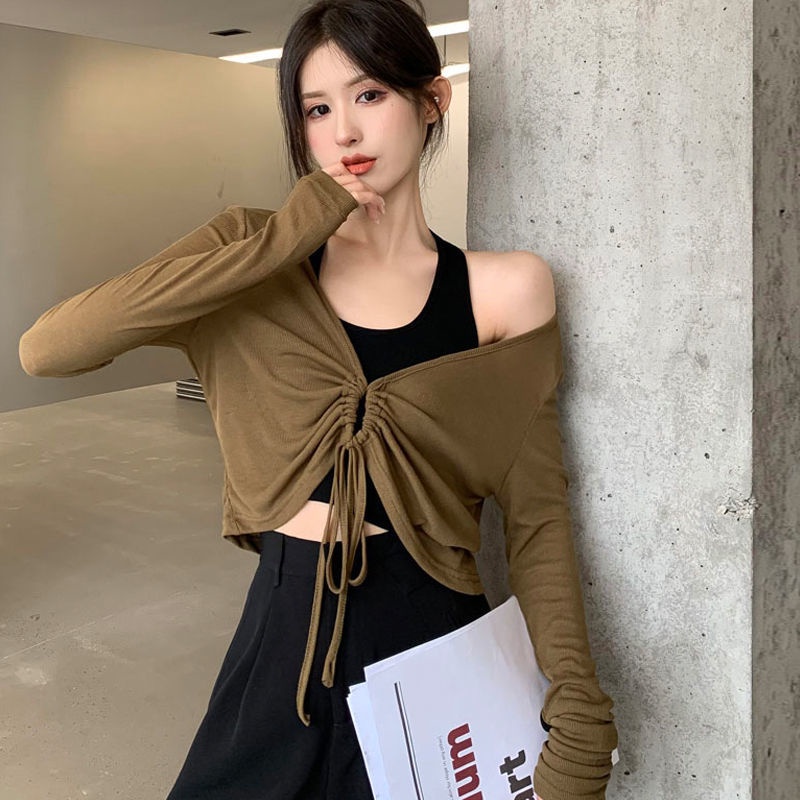 Set đồ COZOKC gồm áo hai dây và áo khoác tay dài dây rút cổ chữ V thời trang cho nữ