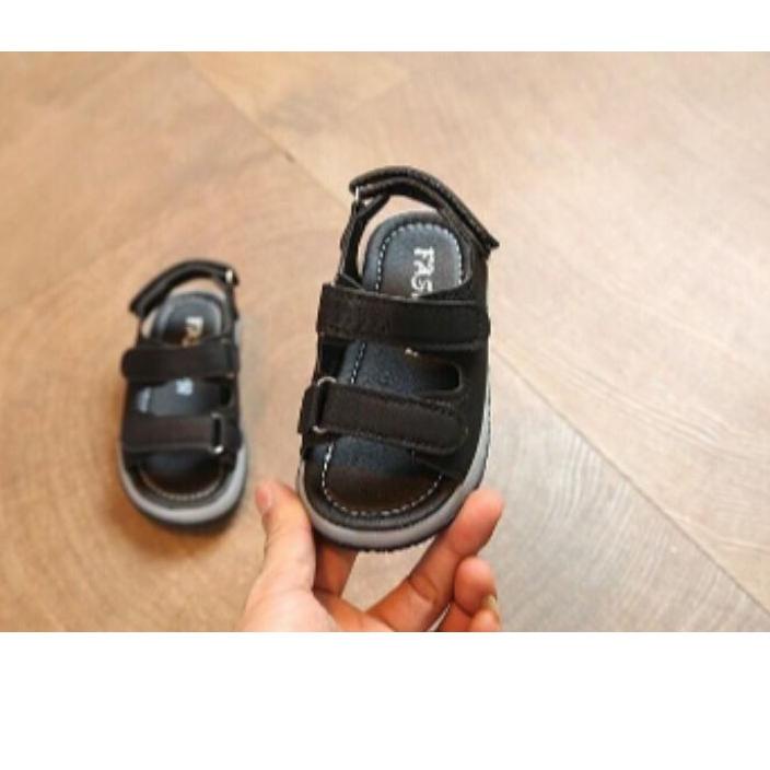 Giày sandal phong cách Hailey cá tính cho bé trai gái 21-30 tuổi 1-4 tuổi