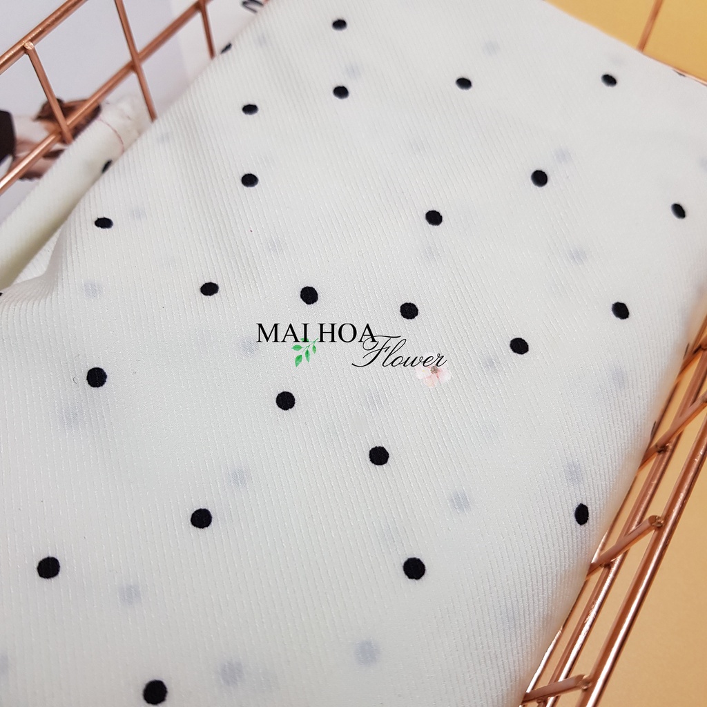 Vải chấm bi đen dùng làm vải may đồ chất mềm rủ đẹp và co giãn tốt, Maihoaflower
