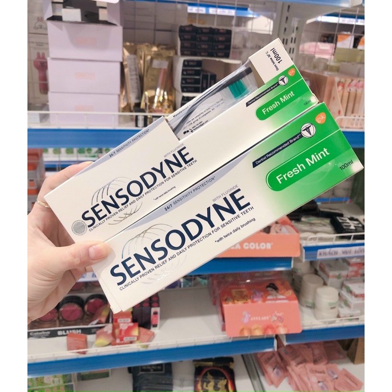 🌸🌸Kem đánh răng SENSODYNE tặng kèm bàn chải 🌸