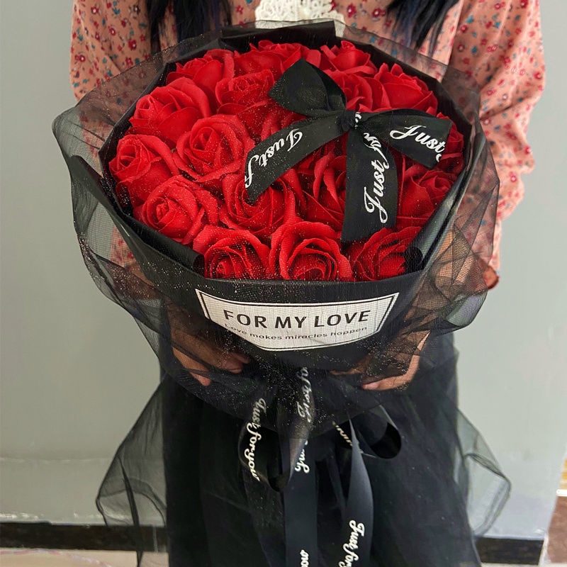 Bó Hoa Hồng Sáp Lãng Mạn Làm Quà Tặng Ngày Lễ Tình Nhân Cho Bạn Gái