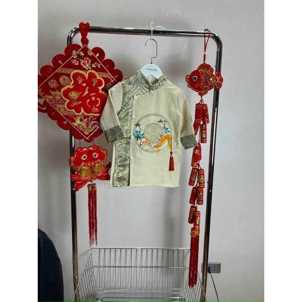 Logo thêu tròn cá chép hoa gắn áo dài siêu đẹp