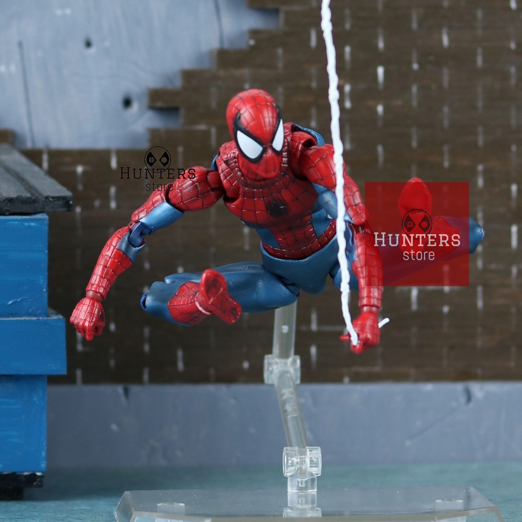Mô hình Spider Man Mafex Comic Ver