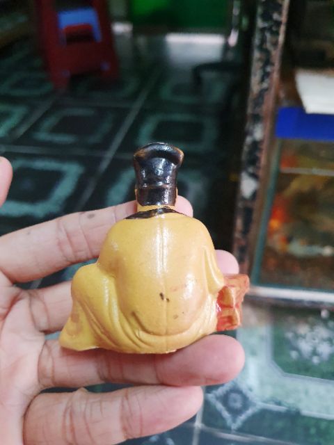 KHỔNG TỬ ĐỌC SÁCH TRANG TRÍ HỒ CÁ NON BỘ DÀI 7CM CAO 6CM