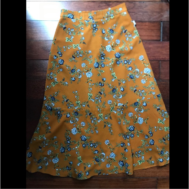 Chân váy hoa size S của Tiin store