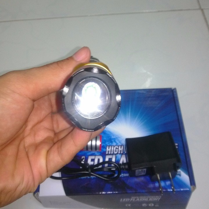 Đèn pin Police HY 001 cực sáng - fullbox có adapter để sạc