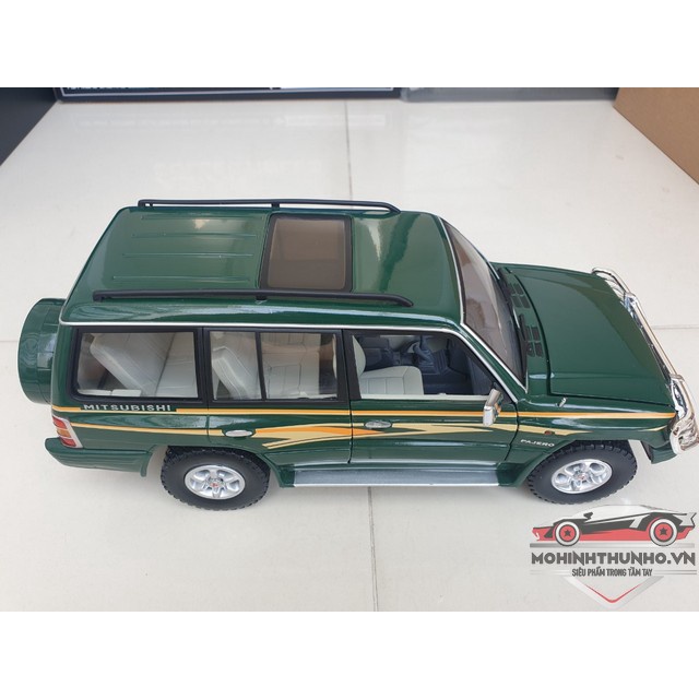 Xe mô hình Mitsubishi Pajero 1998, tỉ lệ 1:18