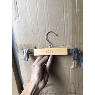 Khắc Laser Cho Móc Áo 200 chiếc